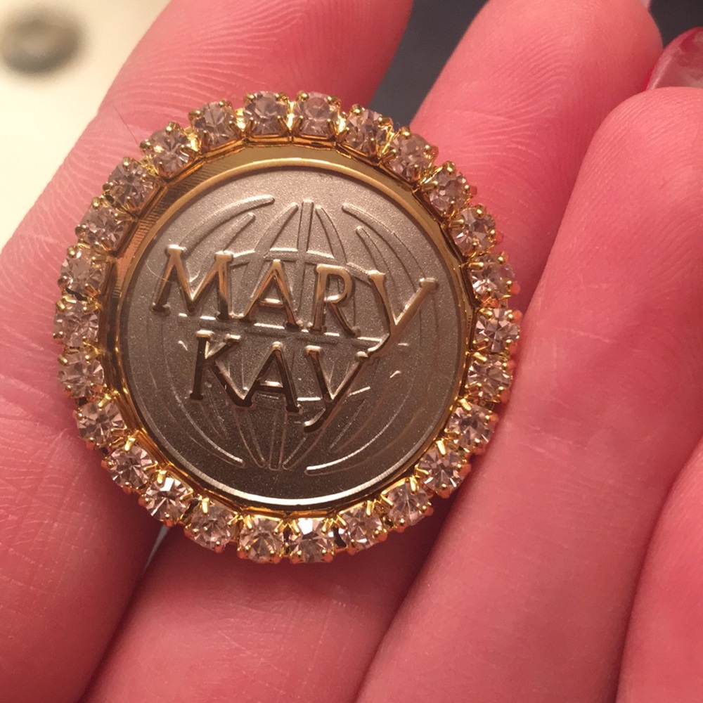 Mary Kay pink rhinestone consultant pin